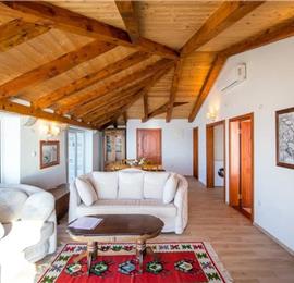 1 Bedroom Apartment with 2 Shared Pools, sleeps 2